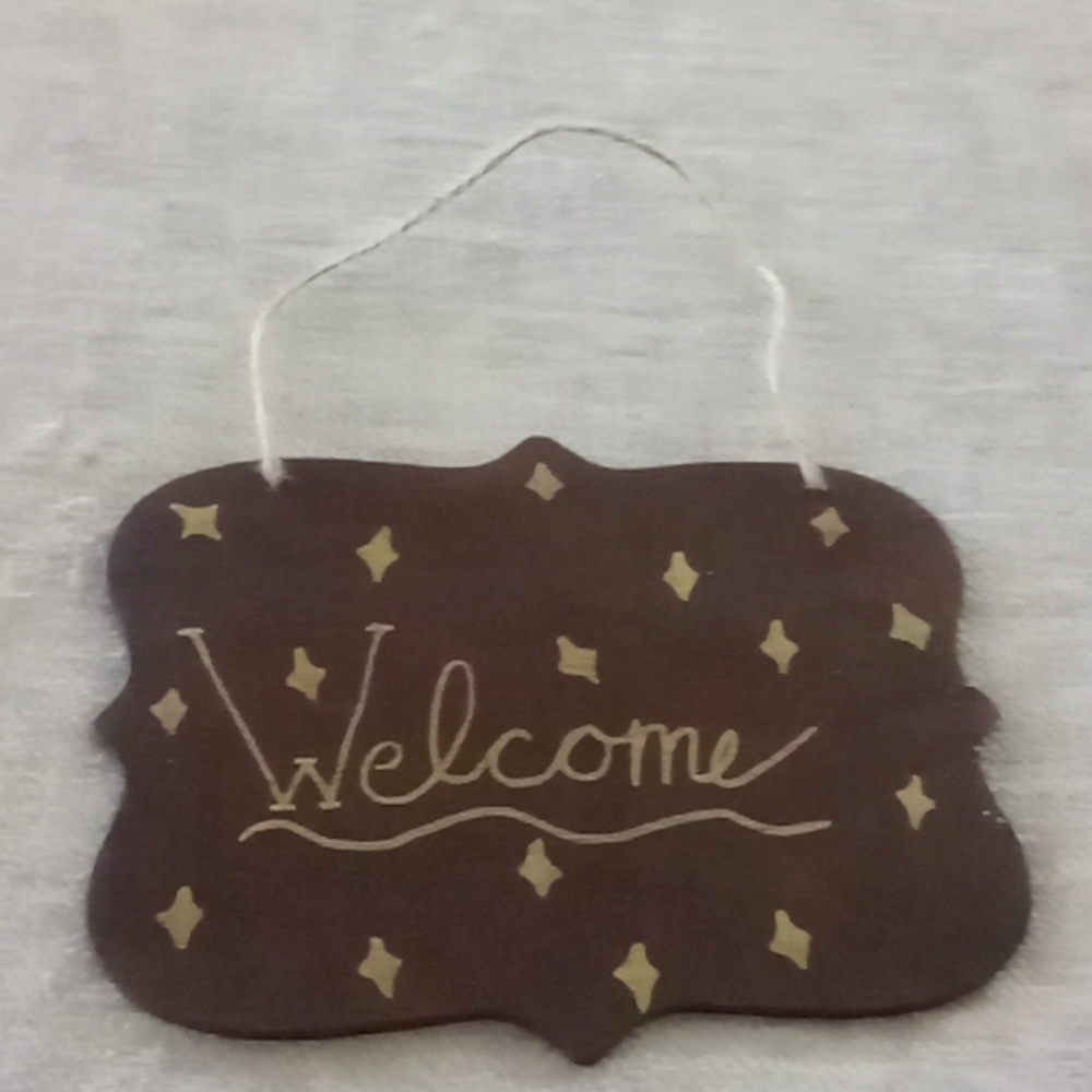 Welcome/Go Away Signs